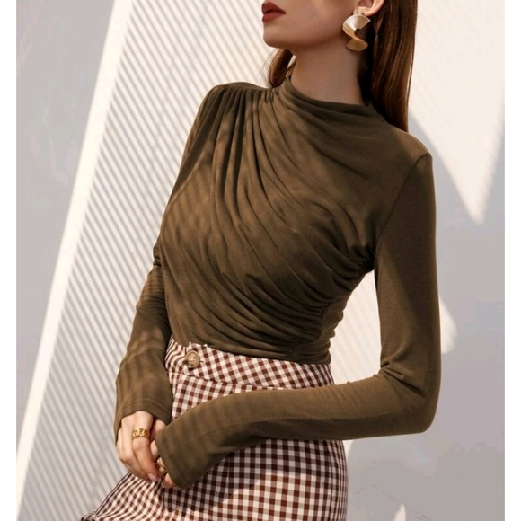 Mock Neck Ruched Slim Fit Pullover Tee - Picture 8 of 11